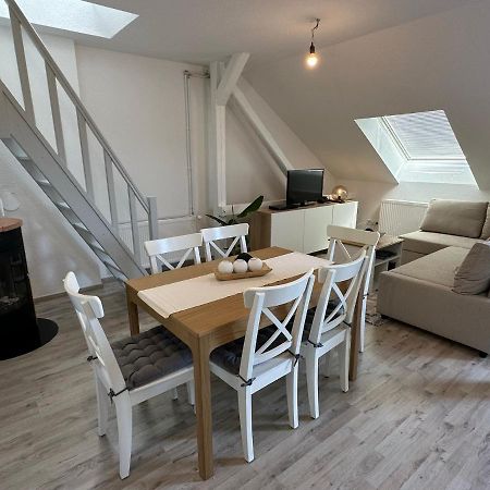 Gemuetliche Neurenovierte Dachgeschosswohnung إرفورت المظهر الخارجي الصورة